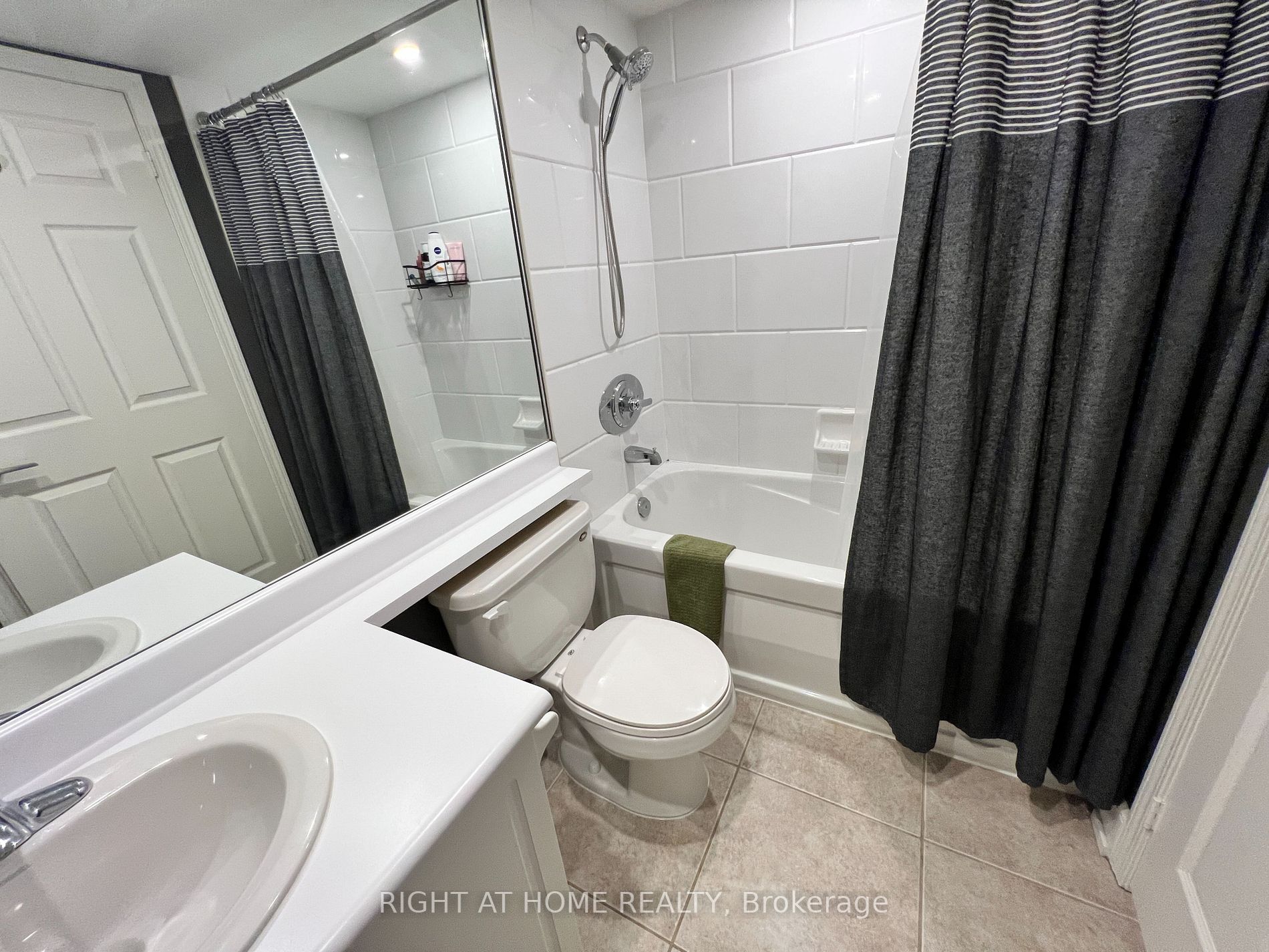 481 Rosewell Ave, #507