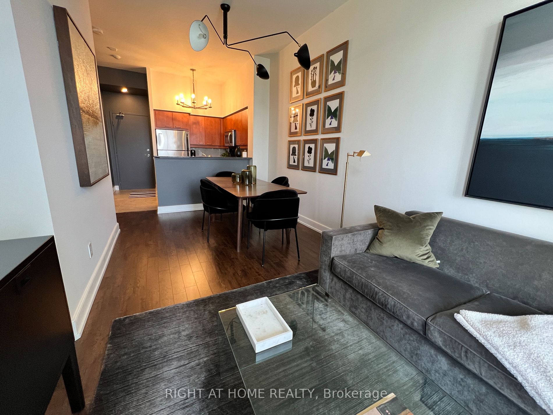 481 Rosewell Ave, #507