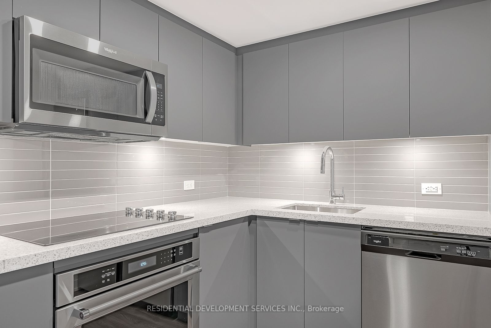 Listing C6658854 - Large Photo # 3