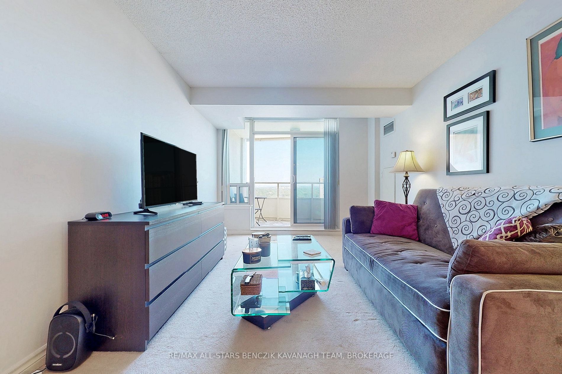 8 Rean Dr, #1604