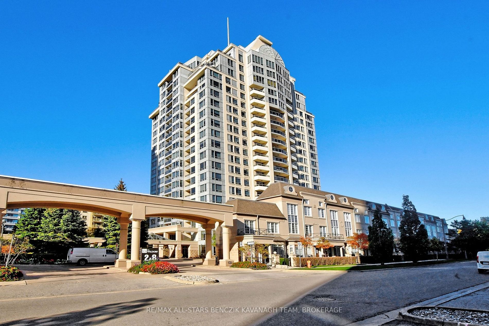 8 Rean Dr, #1604