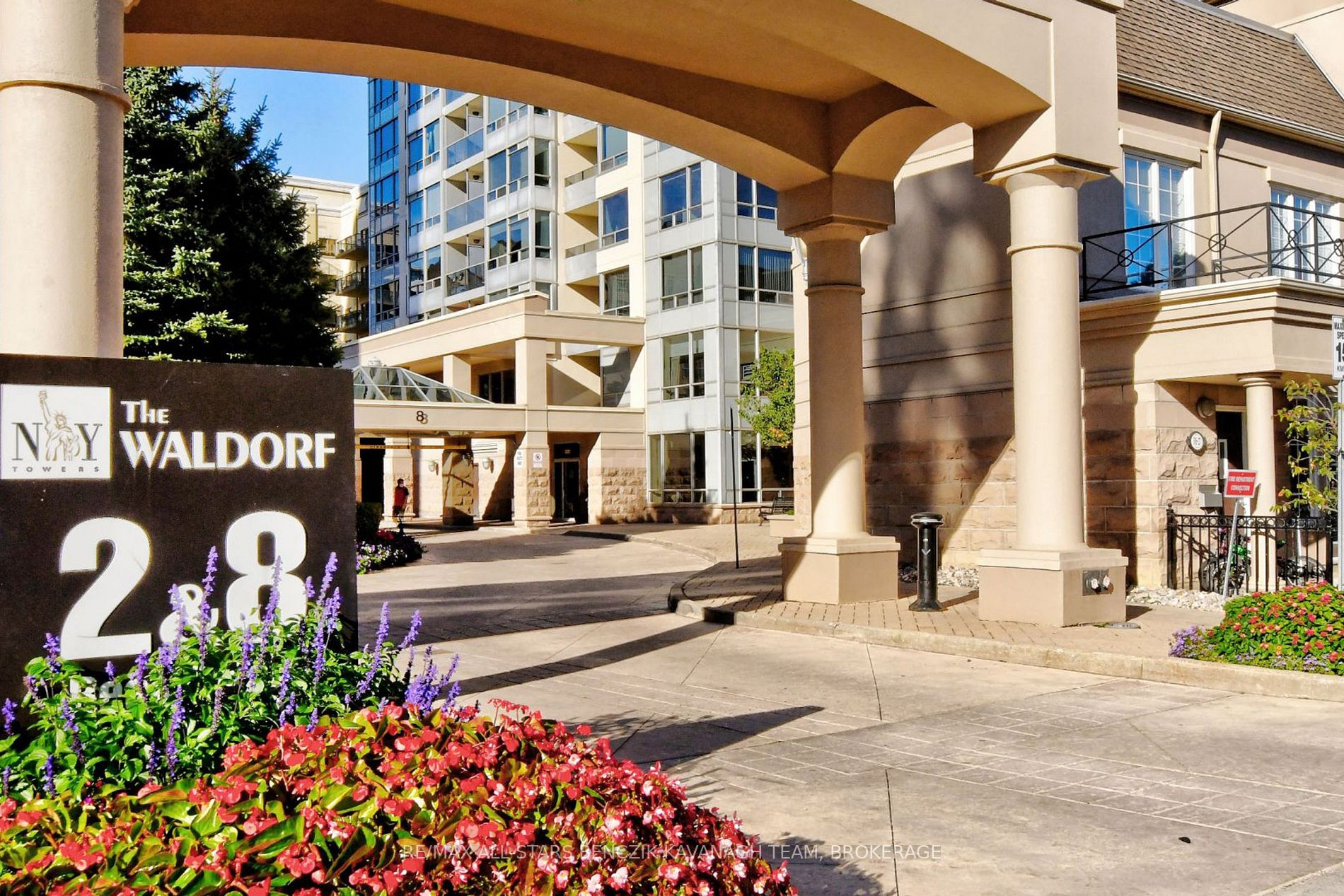 8 Rean Dr, #1604
