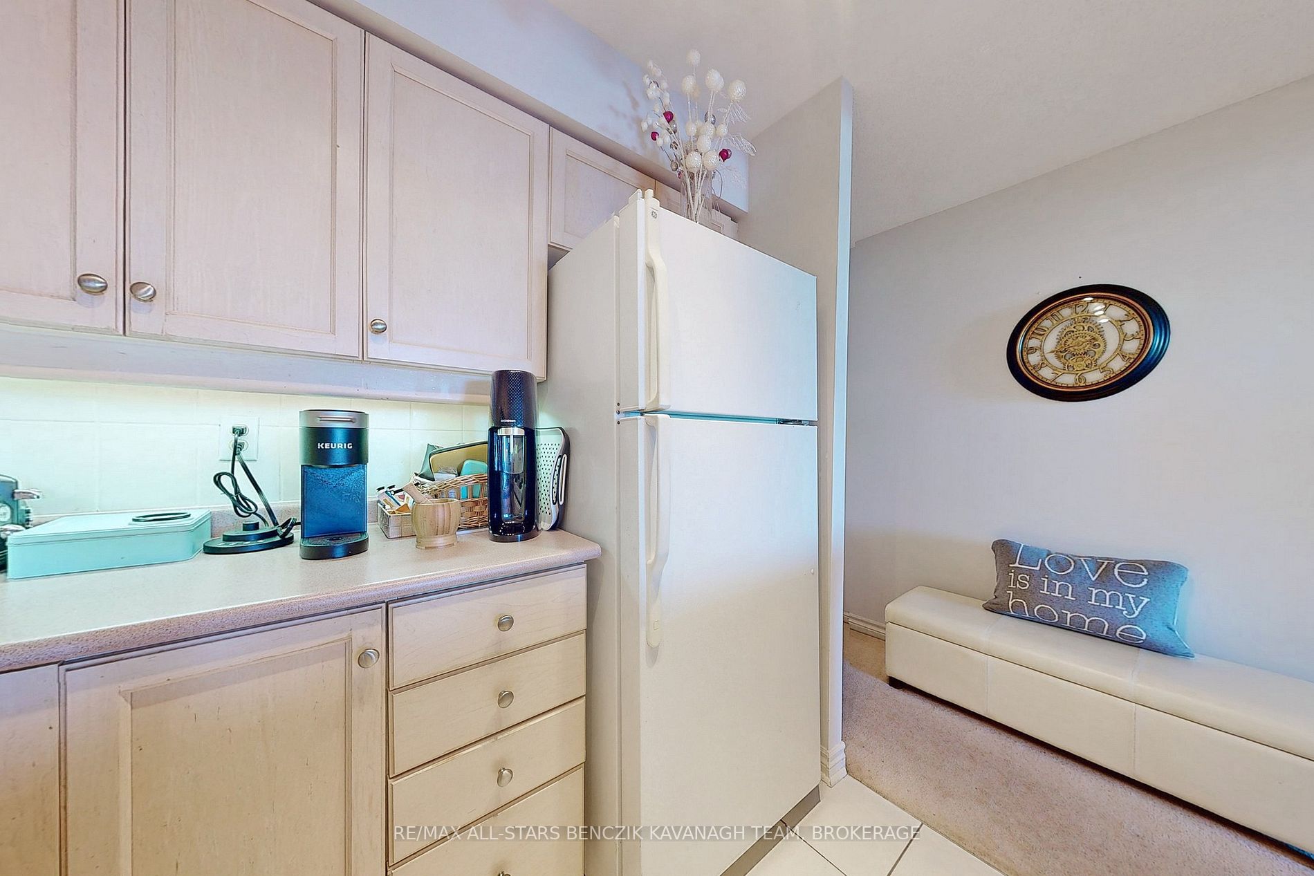 8 Rean Dr, #1604