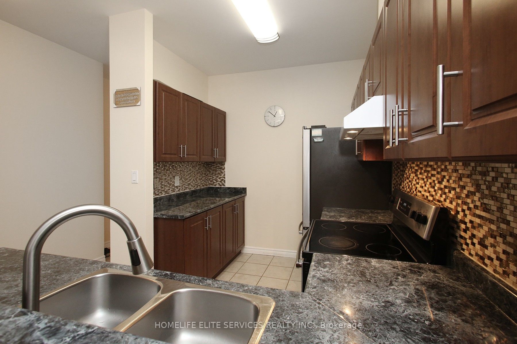 10 Gateway Blvd, #218