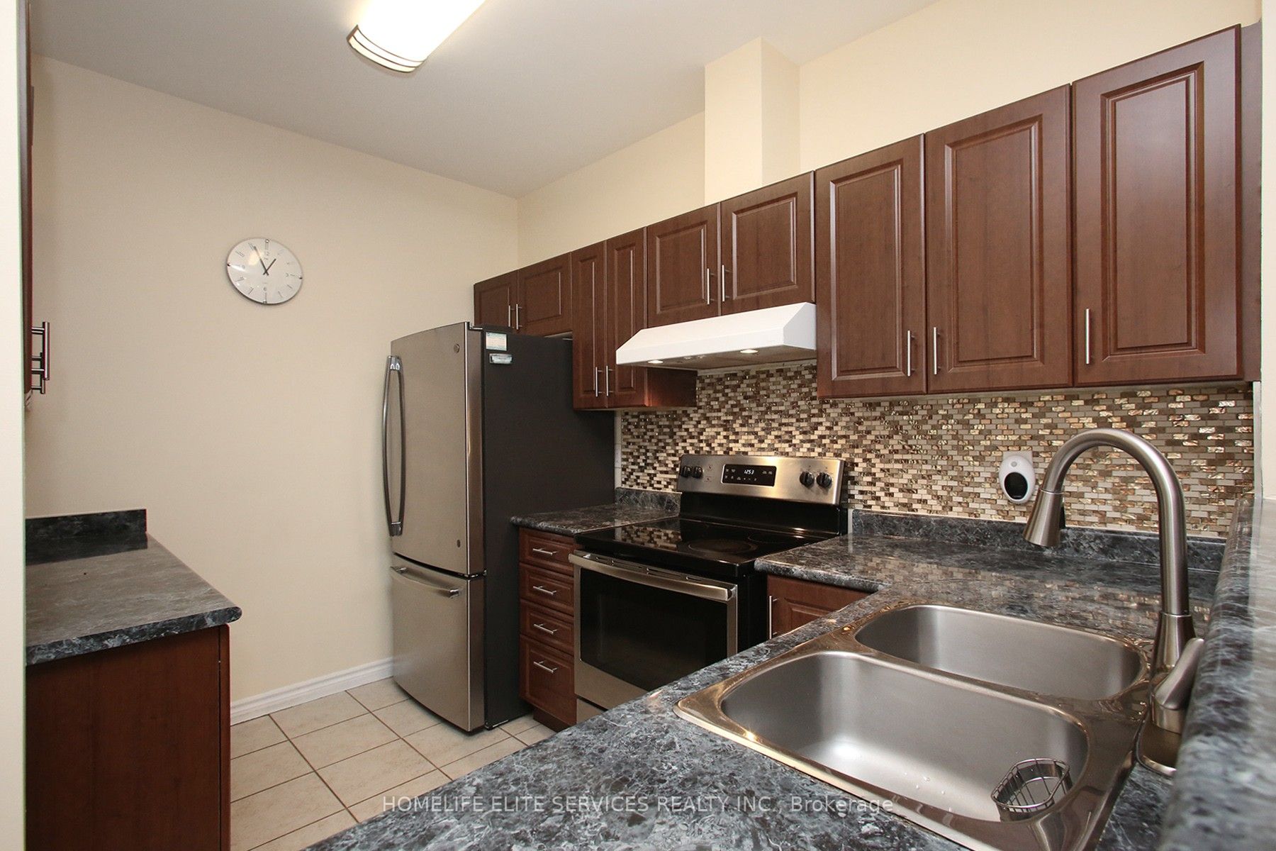 10 Gateway Blvd, #218