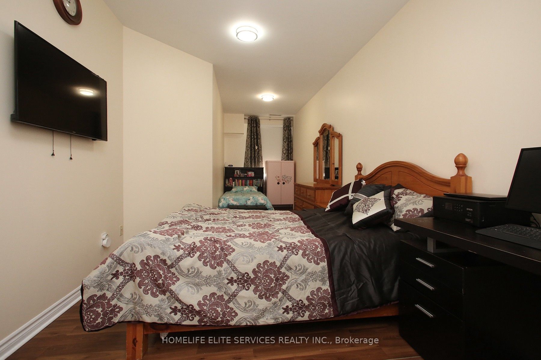 10 Gateway Blvd, #218