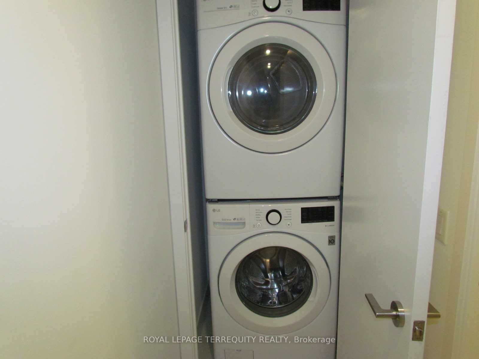 120 Parliament St, #421