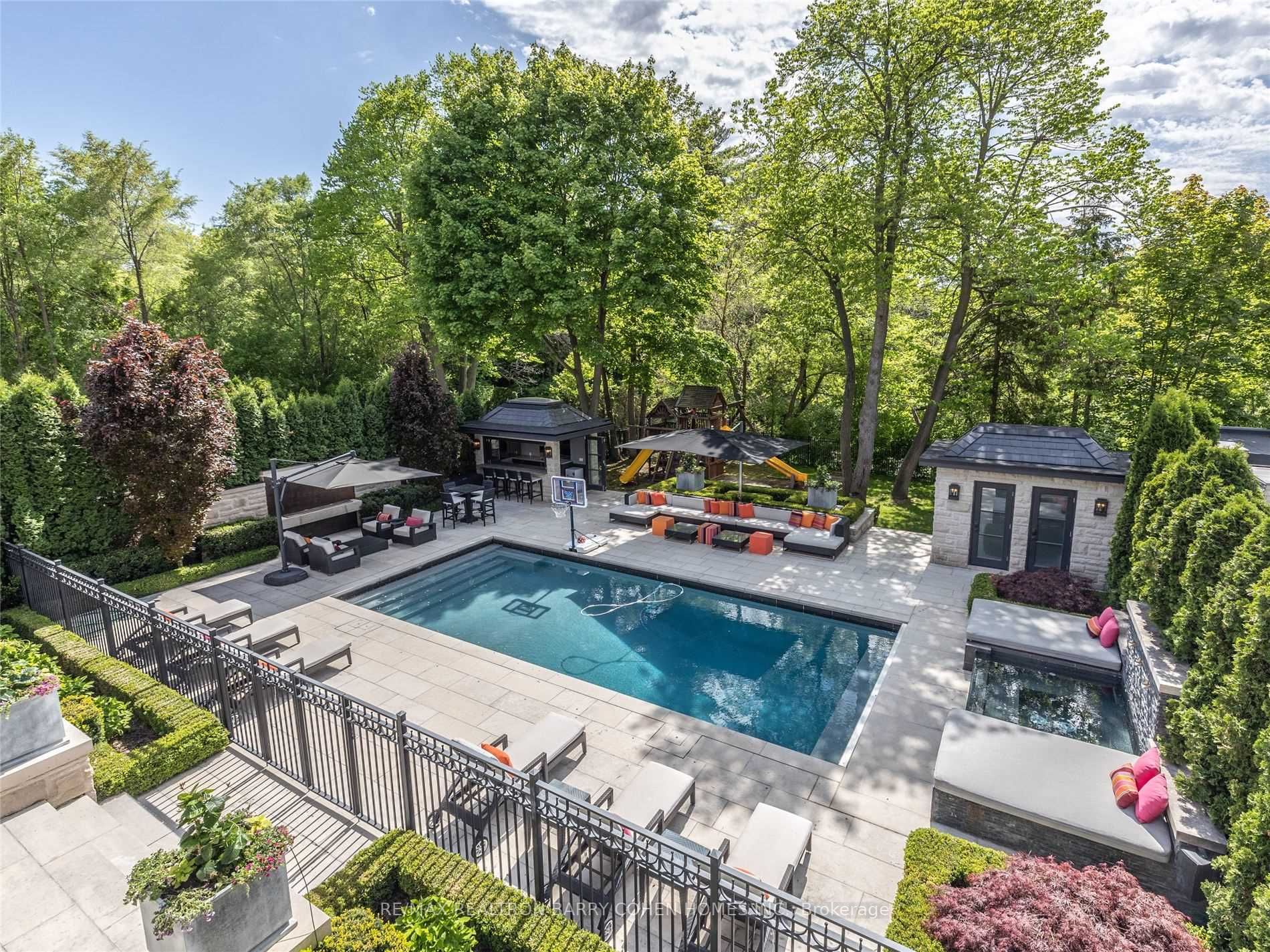 33 Green Valley Rd