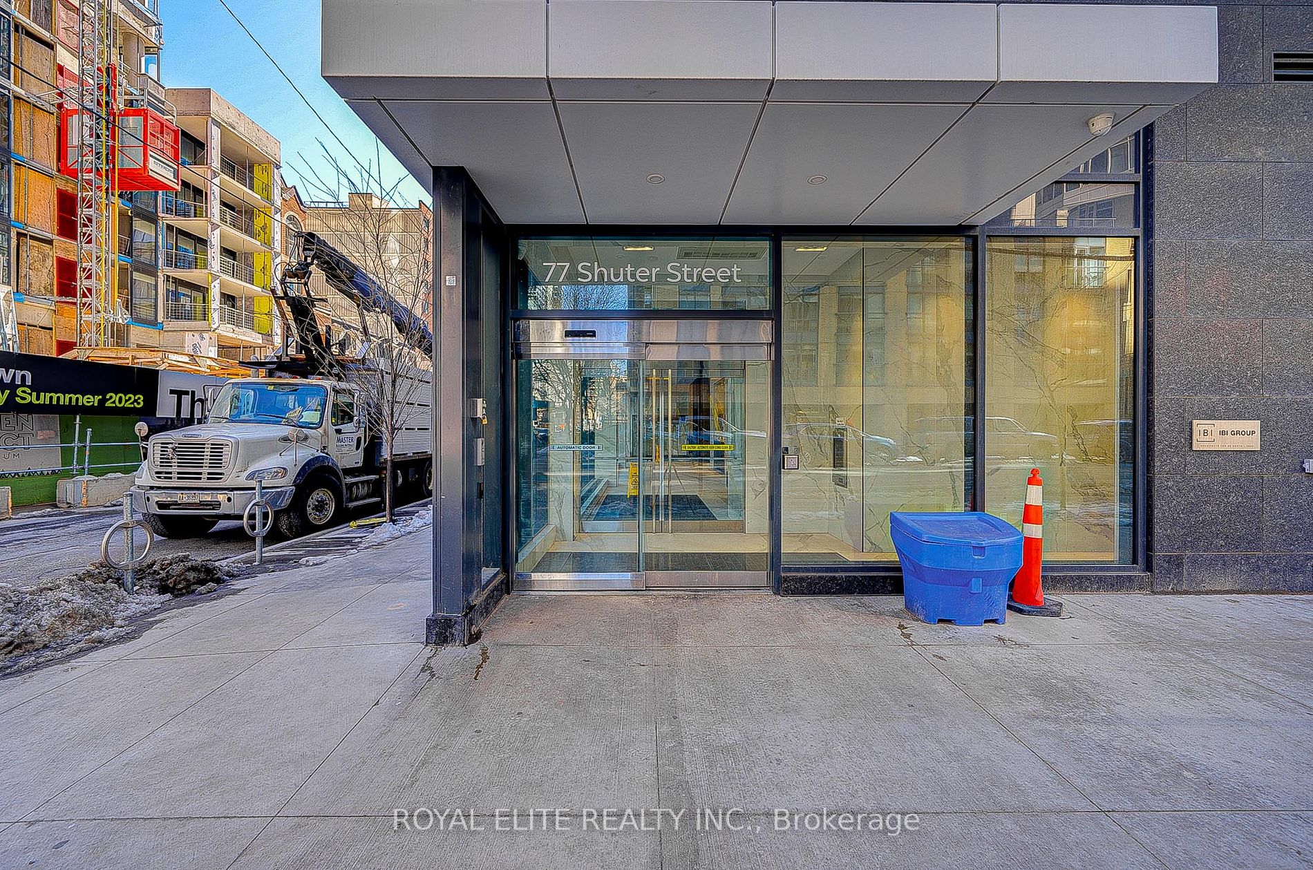 77 Shuter St, #520