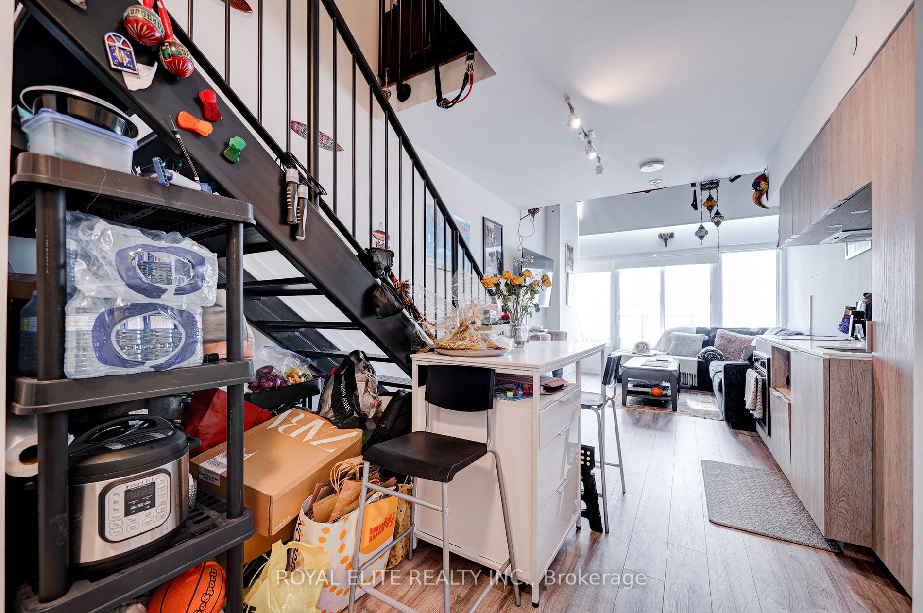 77 Shuter St, #520