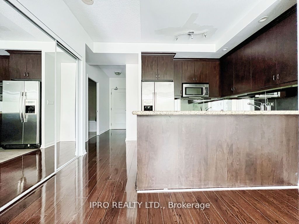 21 Grand Magazine St, #217