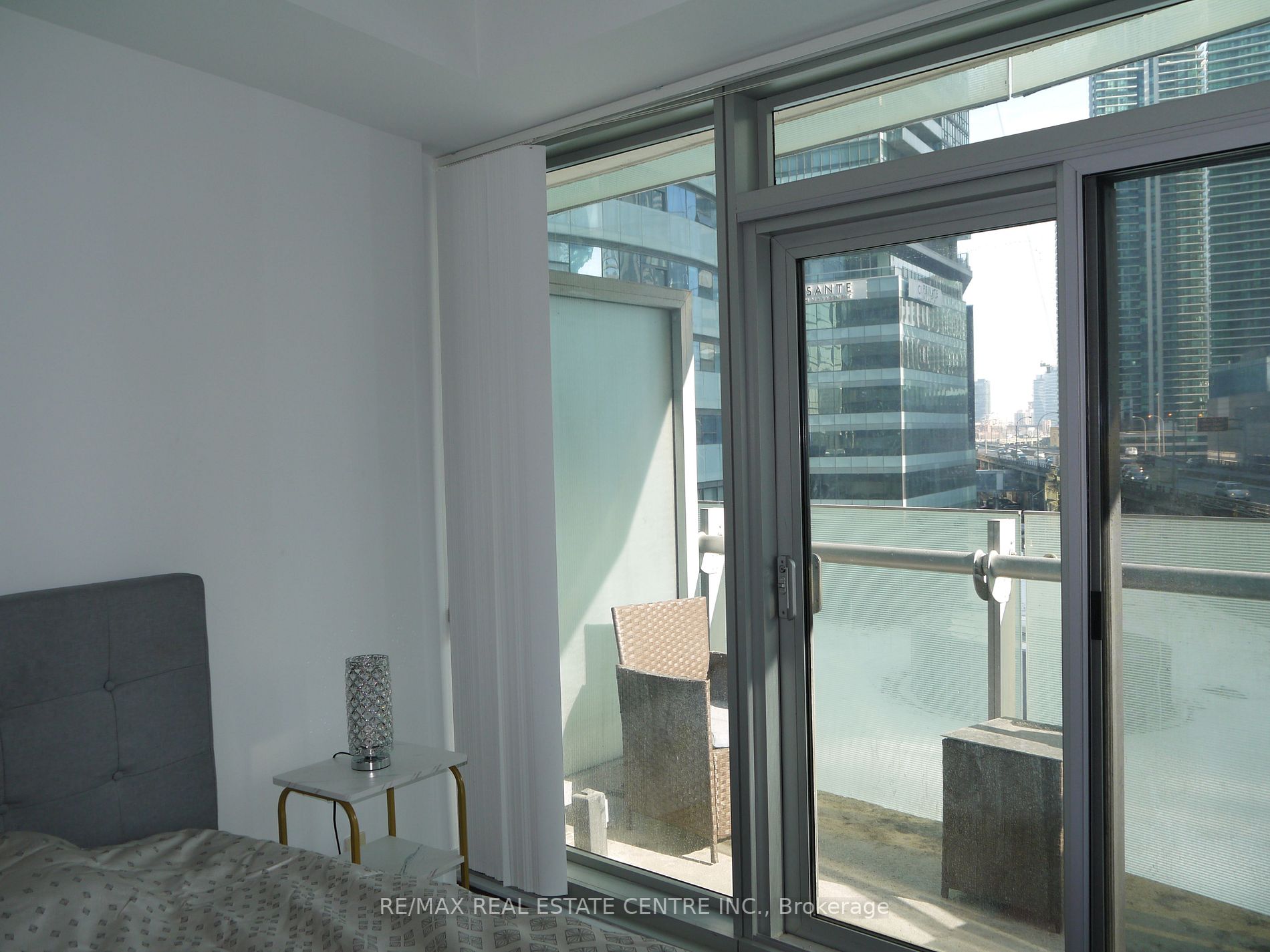 12 York St, #302