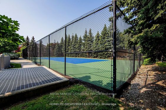 1700 Eglinton Ave E, #207