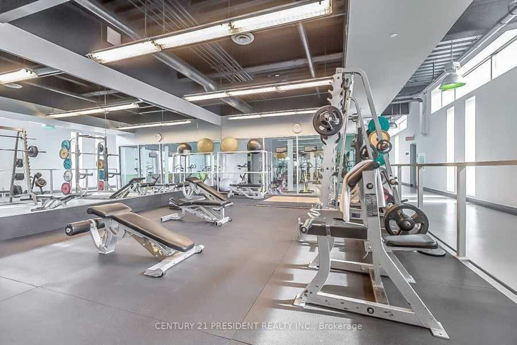 10 Navy Wharf Crt, #906