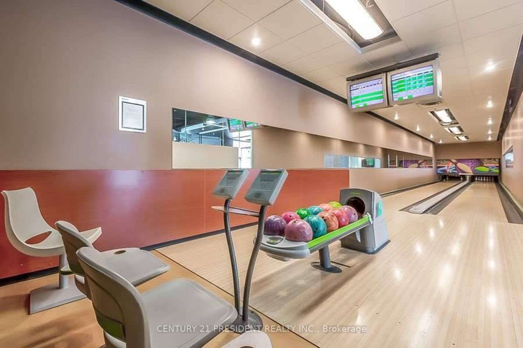 10 Navy Wharf Crt, #906