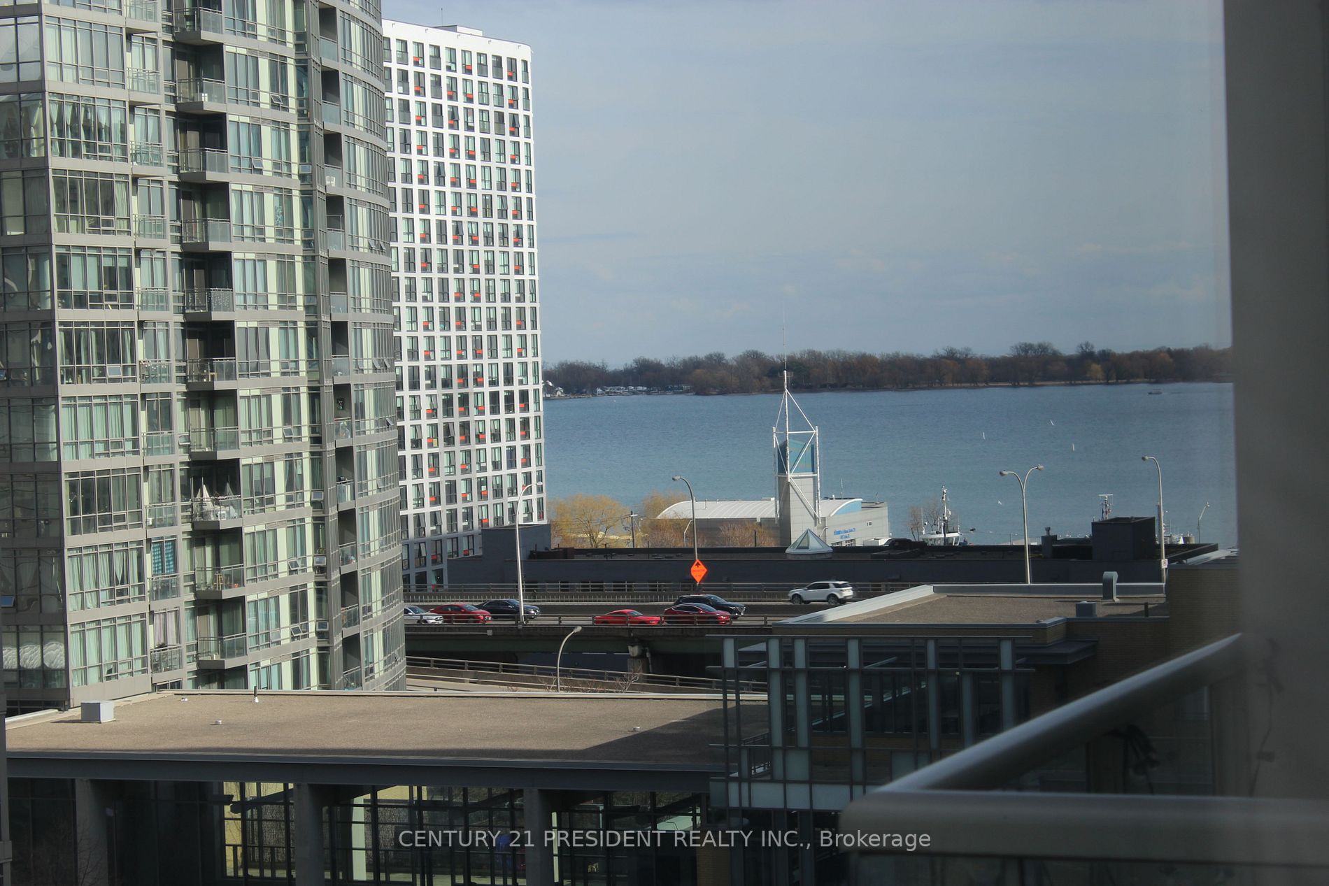 10 Navy Wharf Crt, #906
