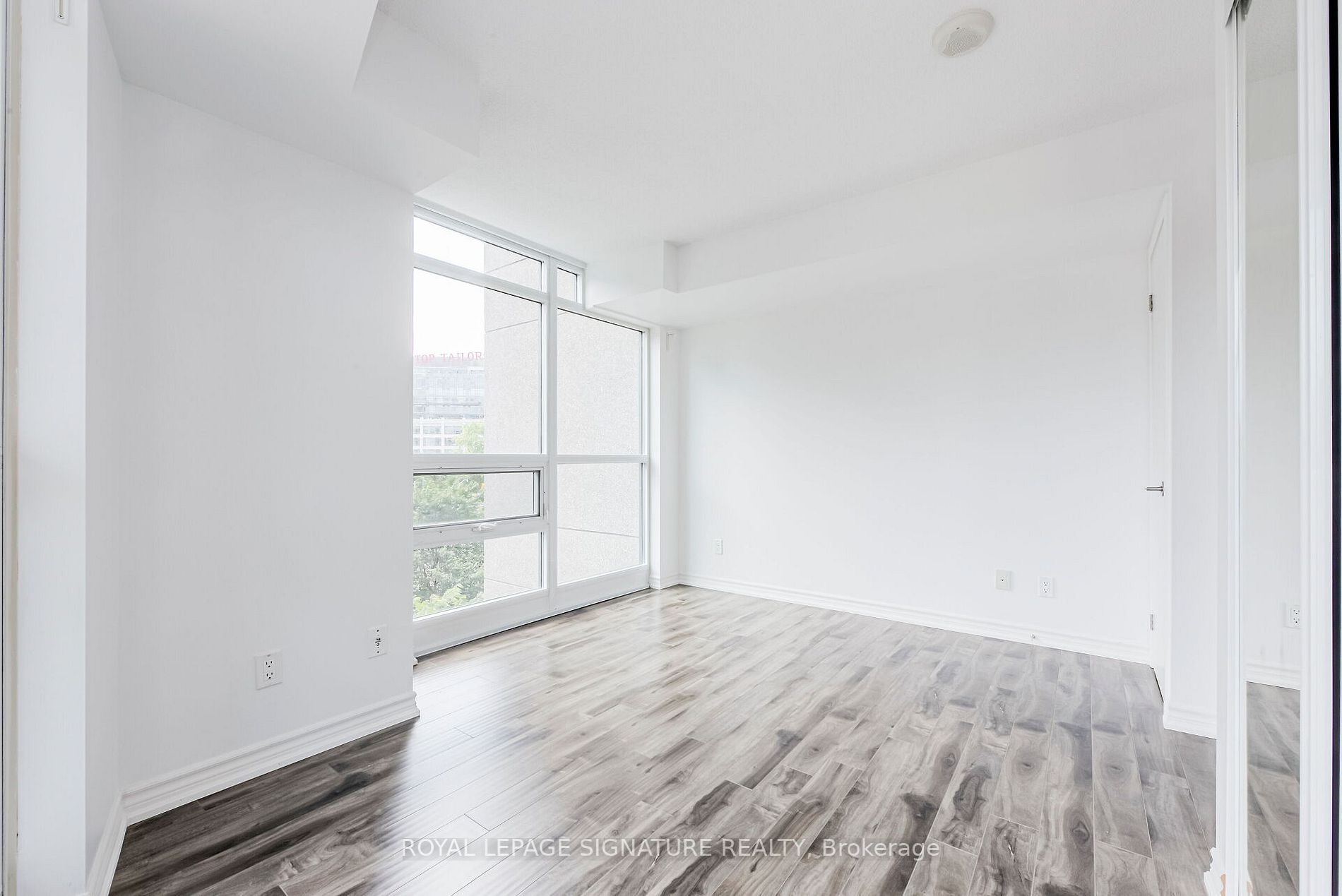 215 Fort York Blvd, #420
