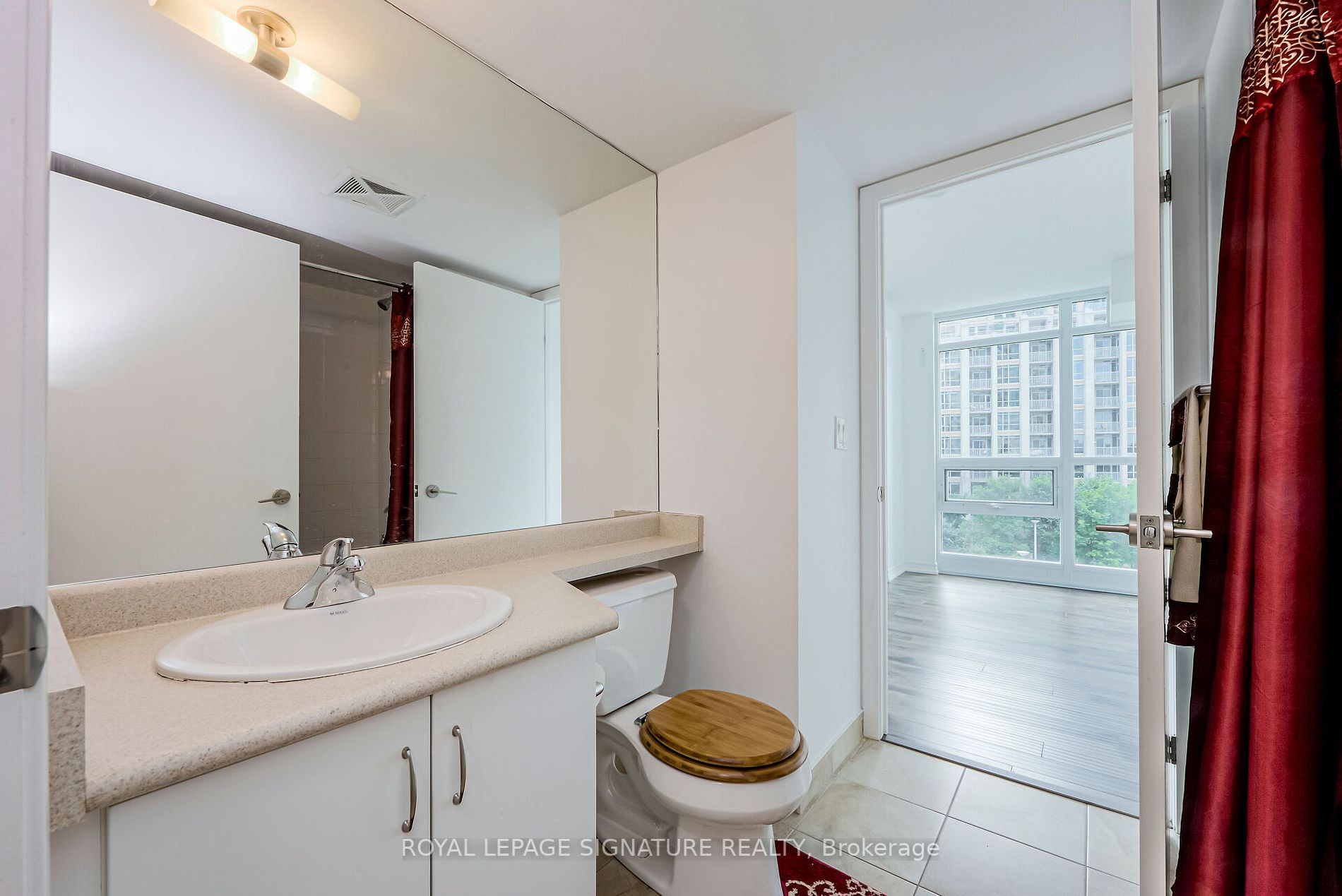 215 Fort York Blvd, #420