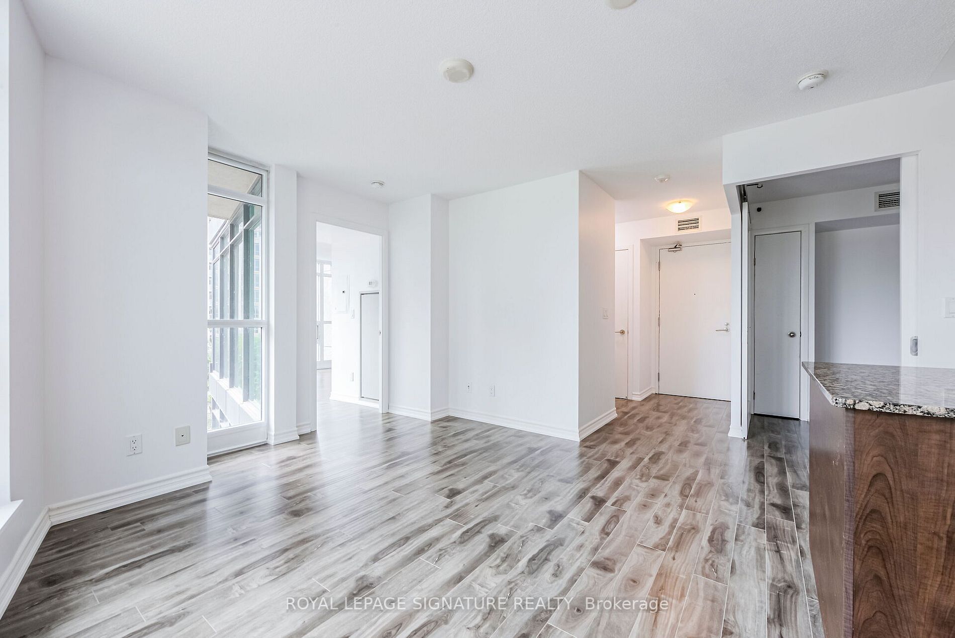 215 Fort York Blvd, #420