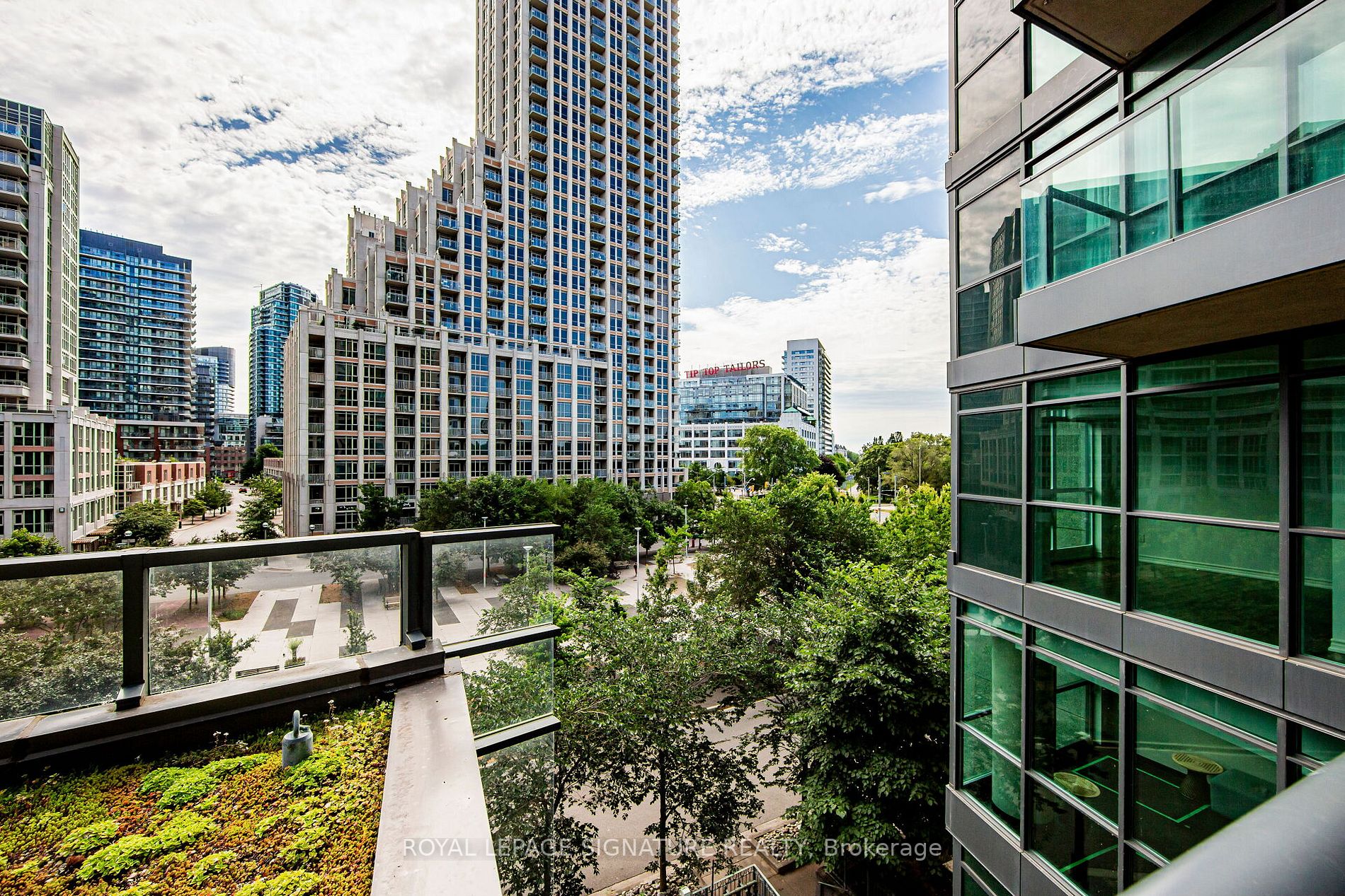 215 Fort York Blvd, #420