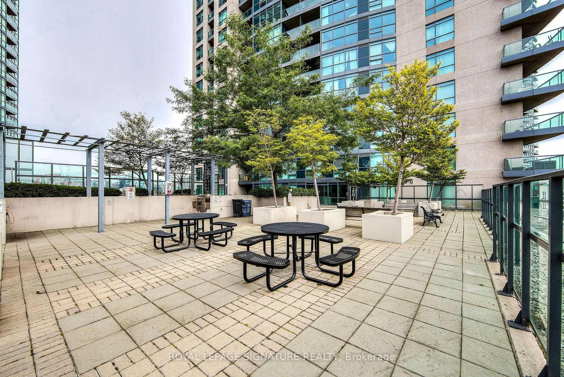 215 Fort York Blvd, #420