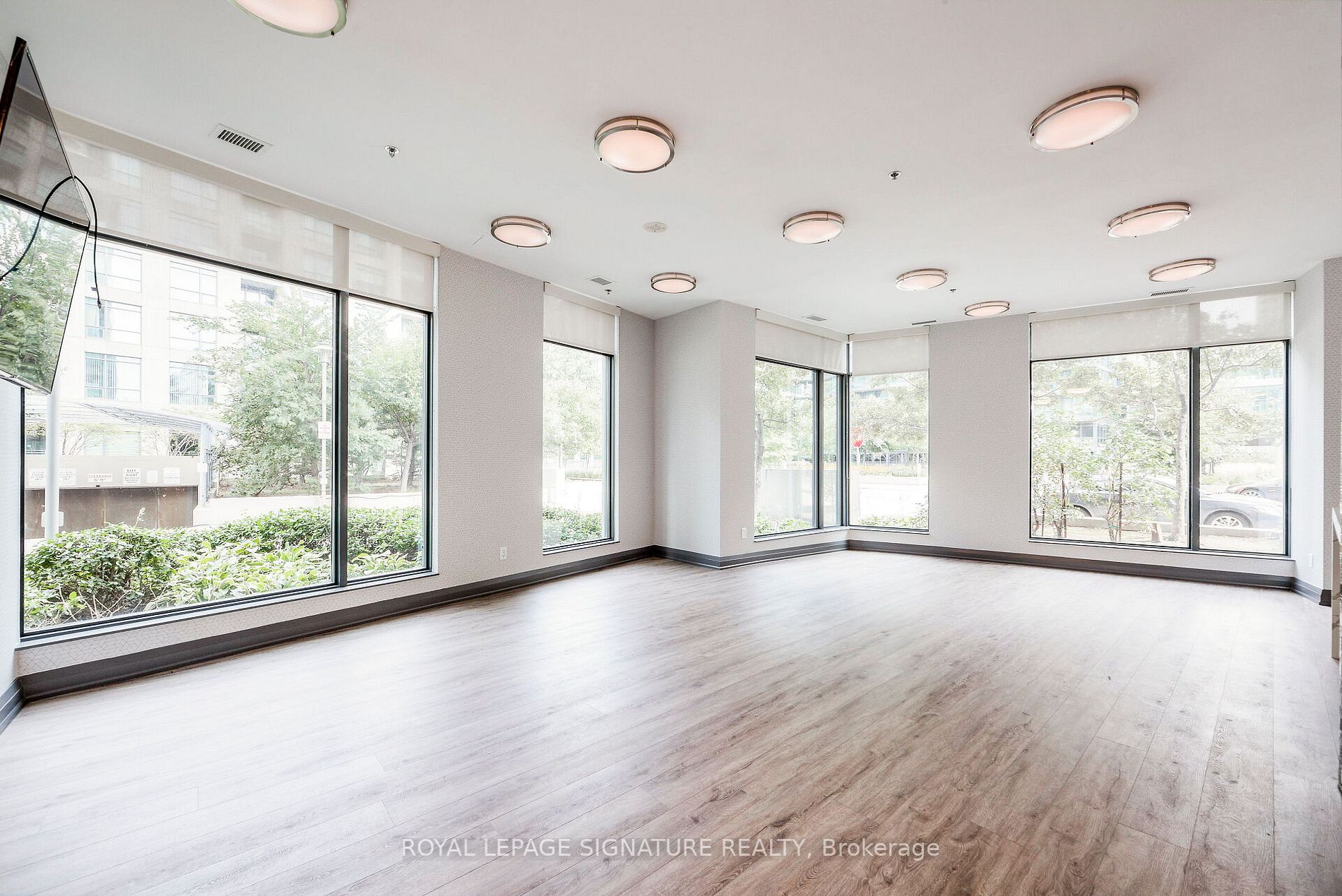 215 Fort York Blvd, #420