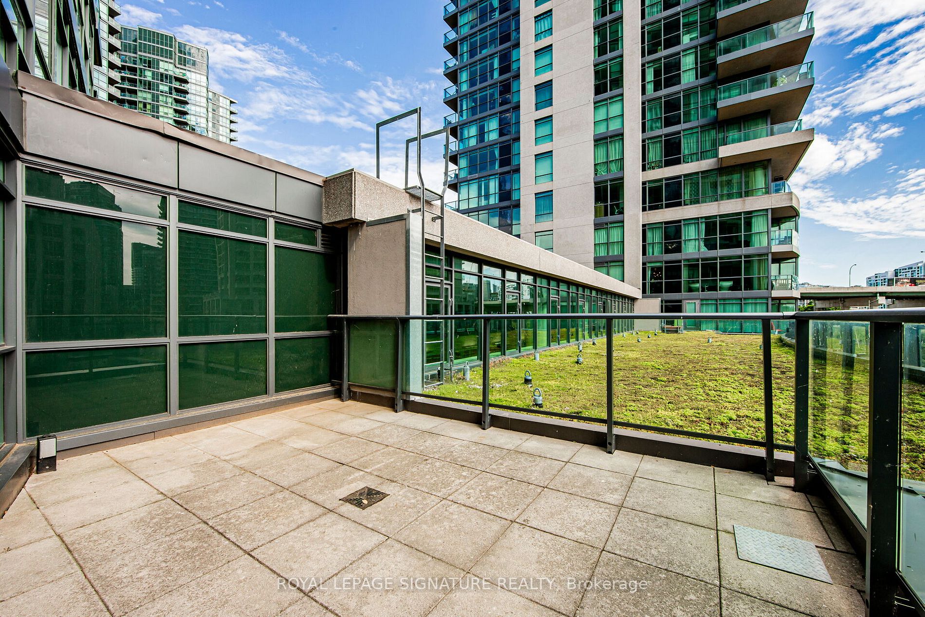 215 Fort York Blvd, #420