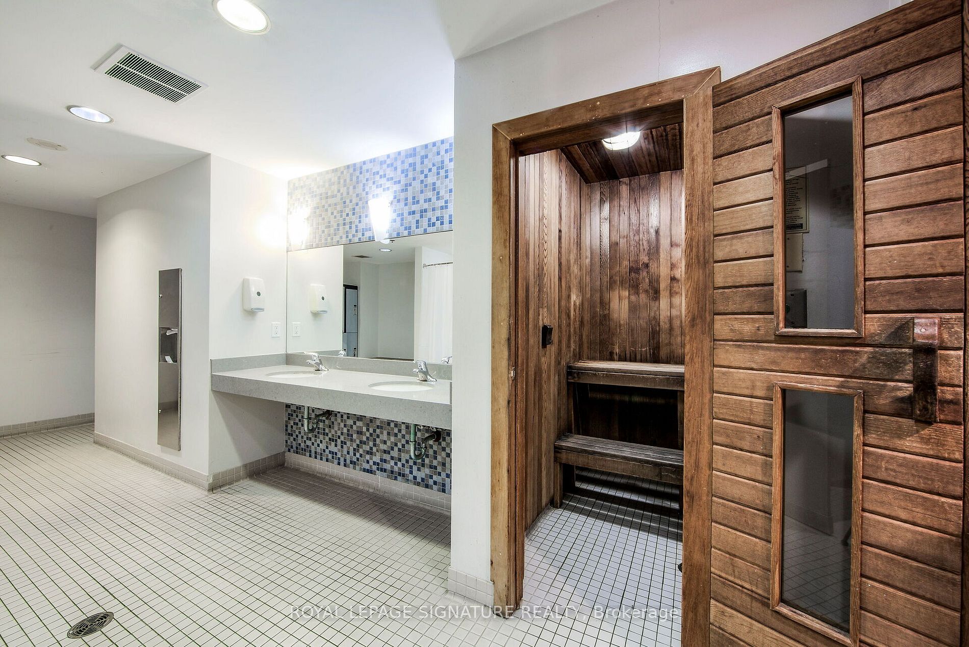 215 Fort York Blvd, #420