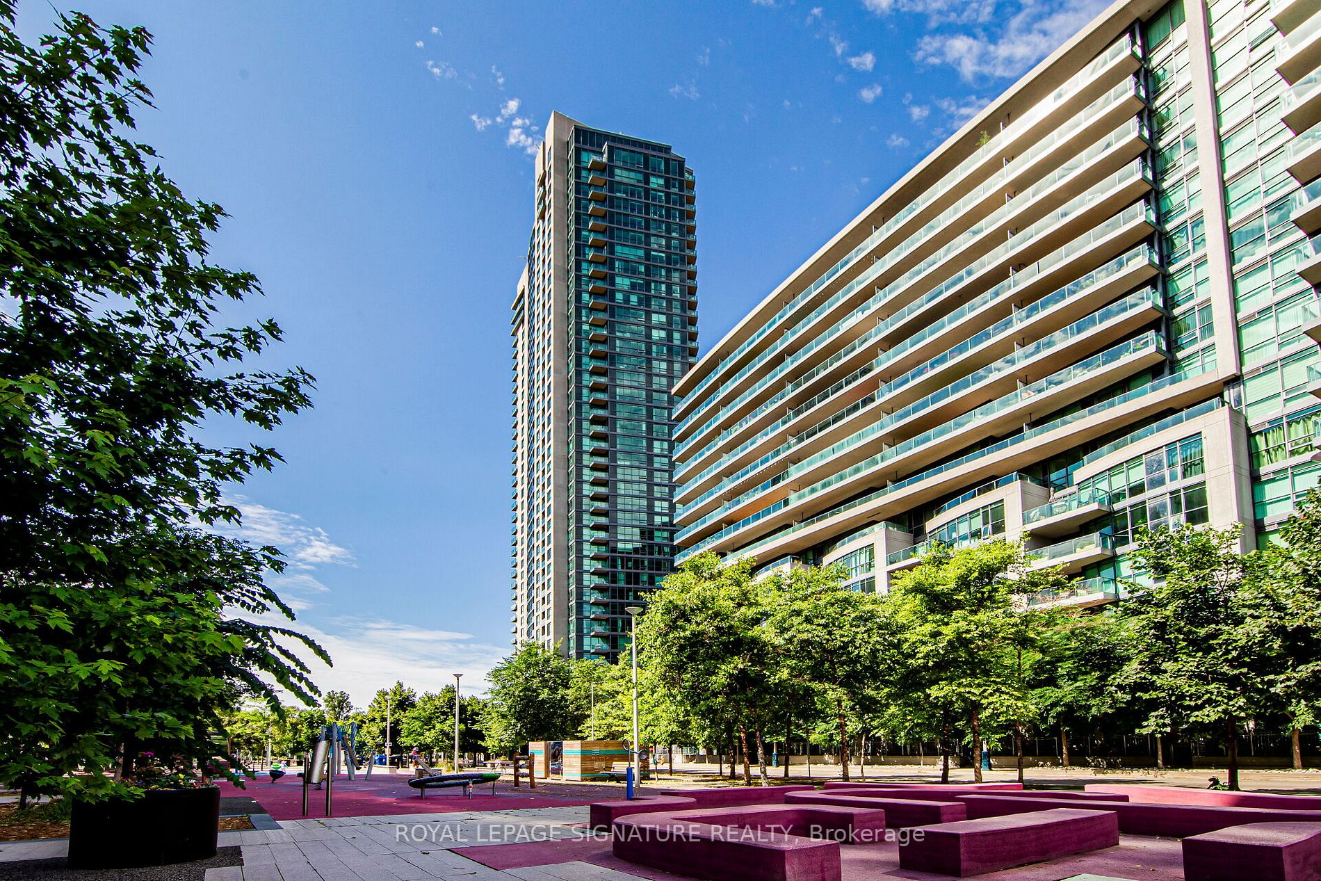 215 Fort York Blvd, #420