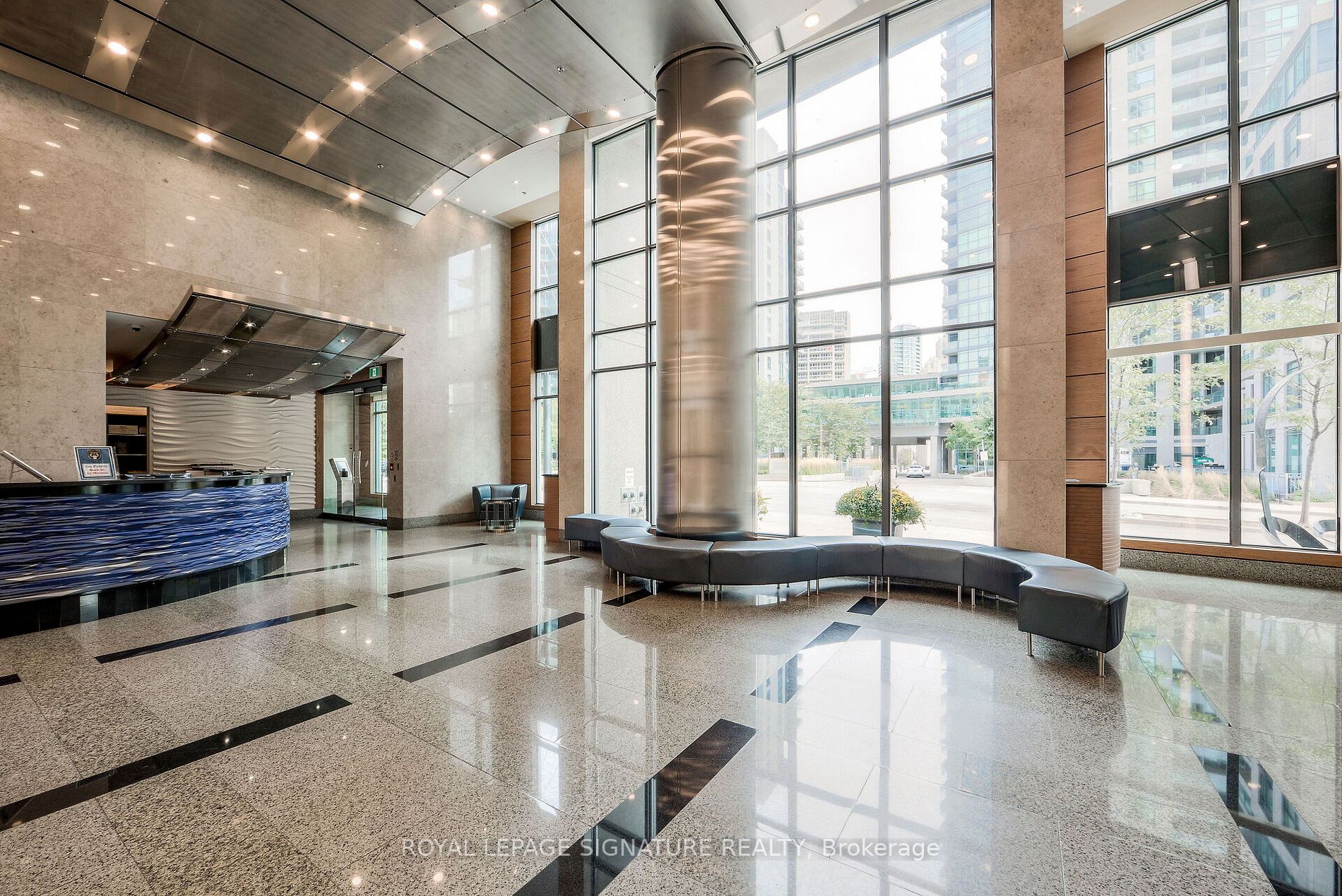 215 Fort York Blvd, #420