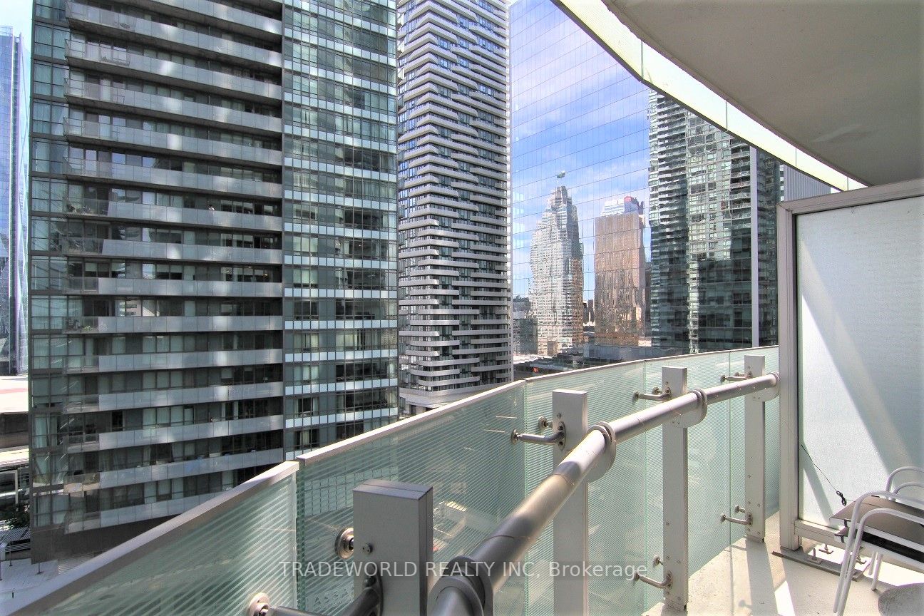 14 York St, #1611