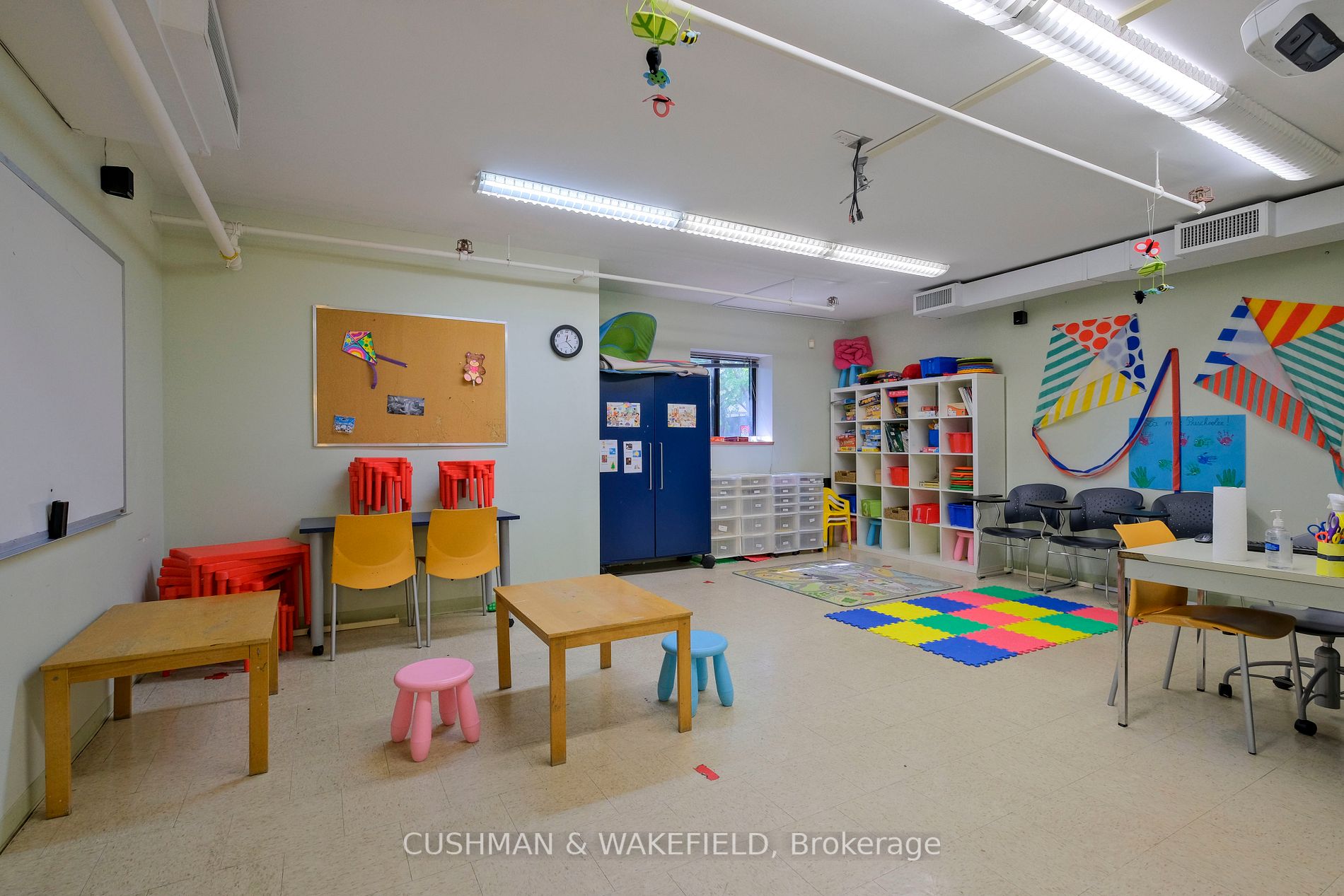 95 Sheppard Ave W
