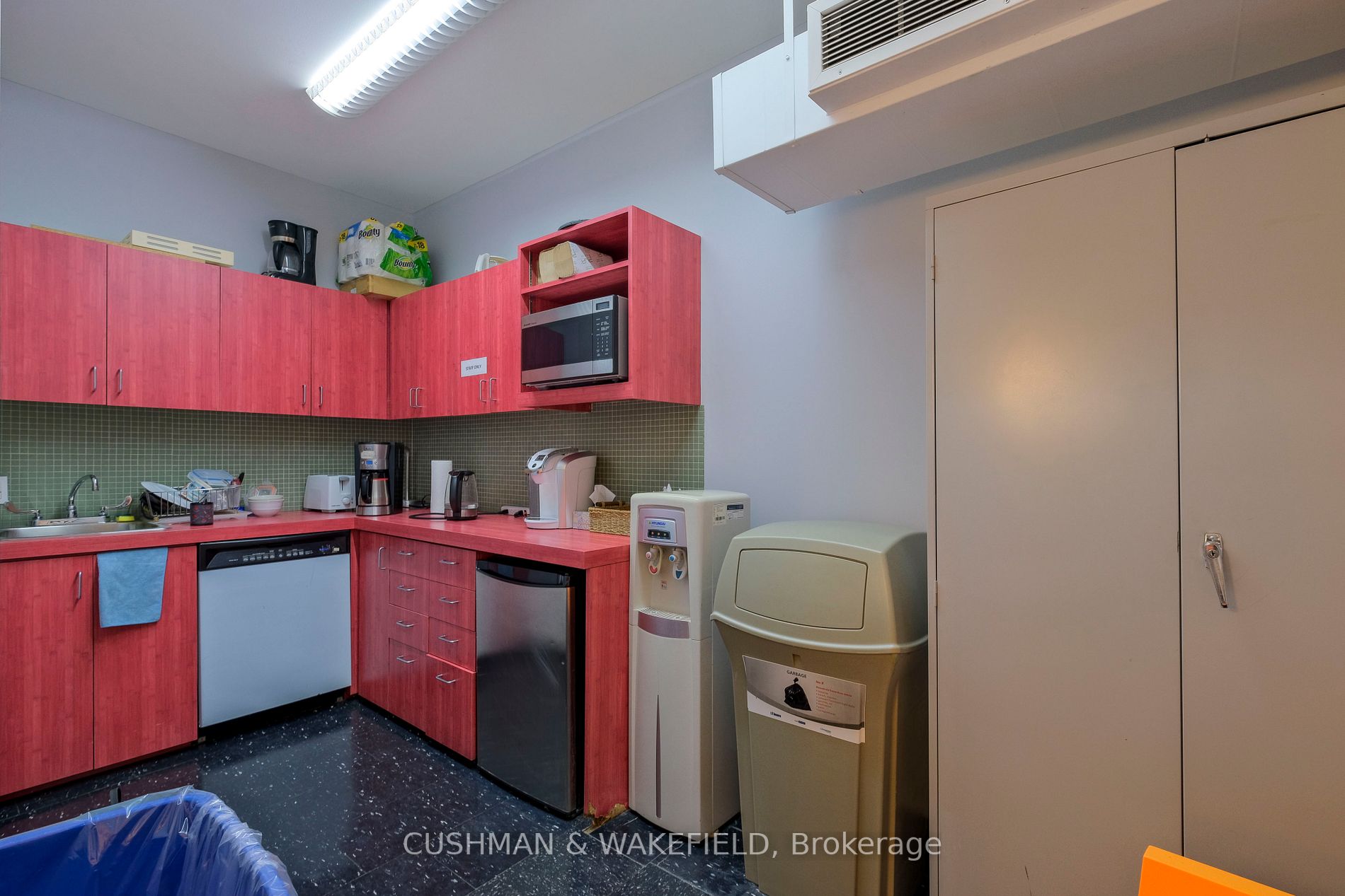 95 Sheppard Ave W