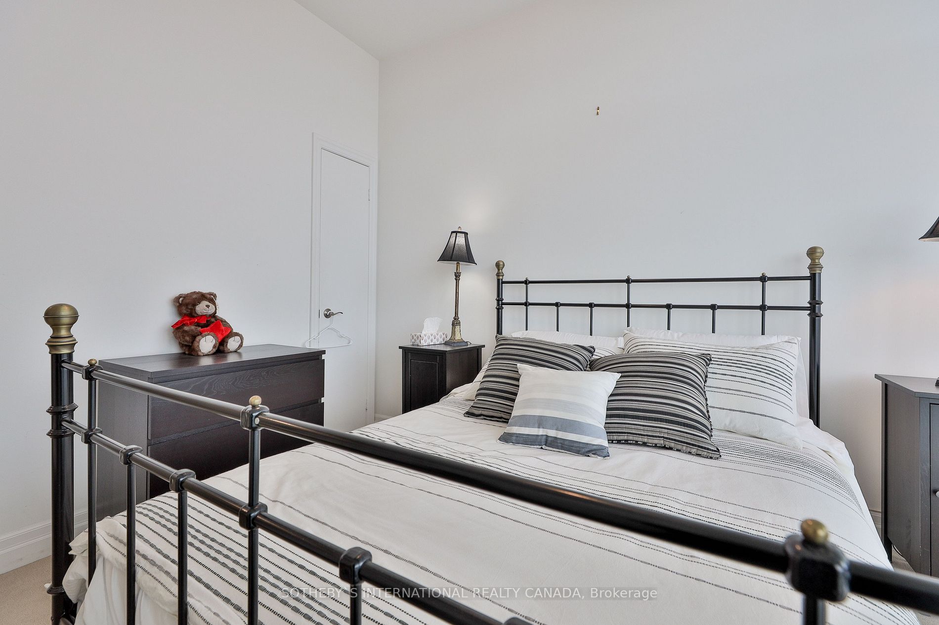 8 Scollard St, #Ph 201