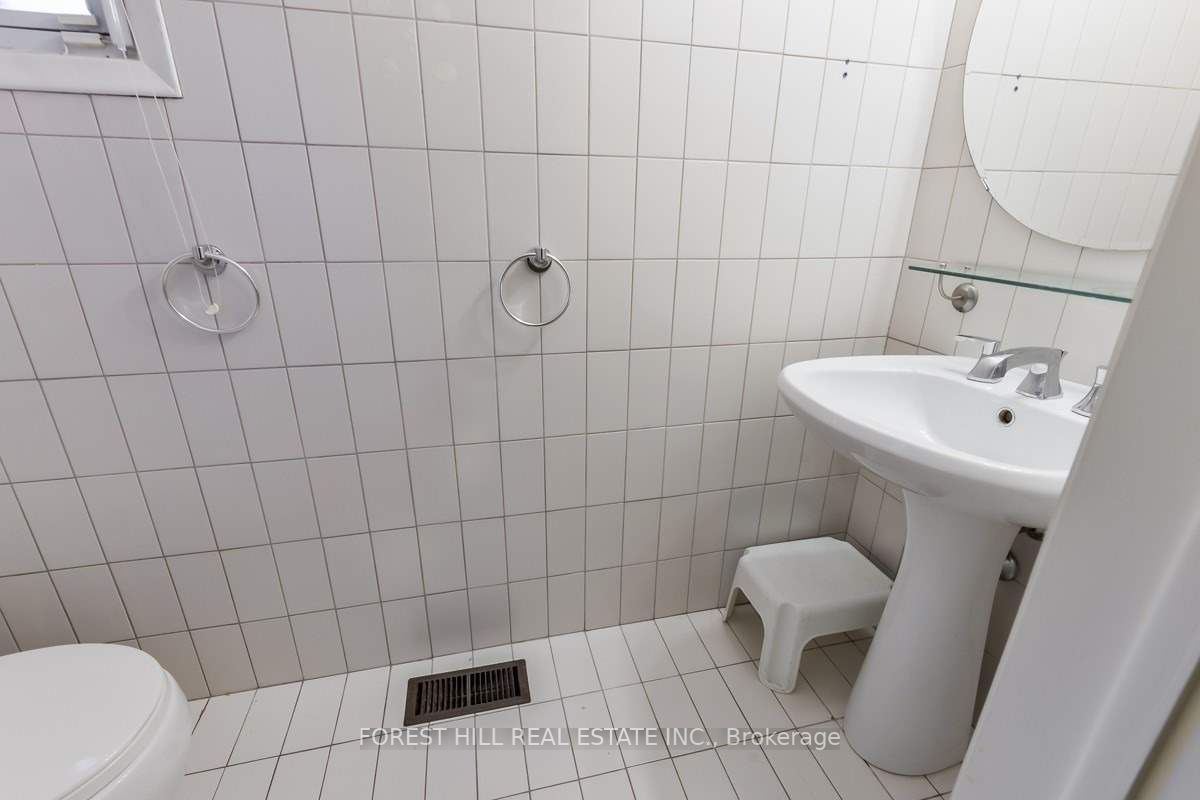 3 Tokay Crt