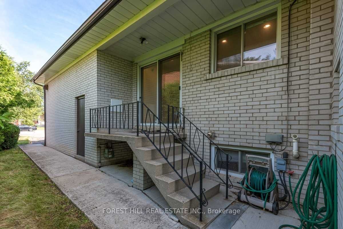 3 Tokay Crt