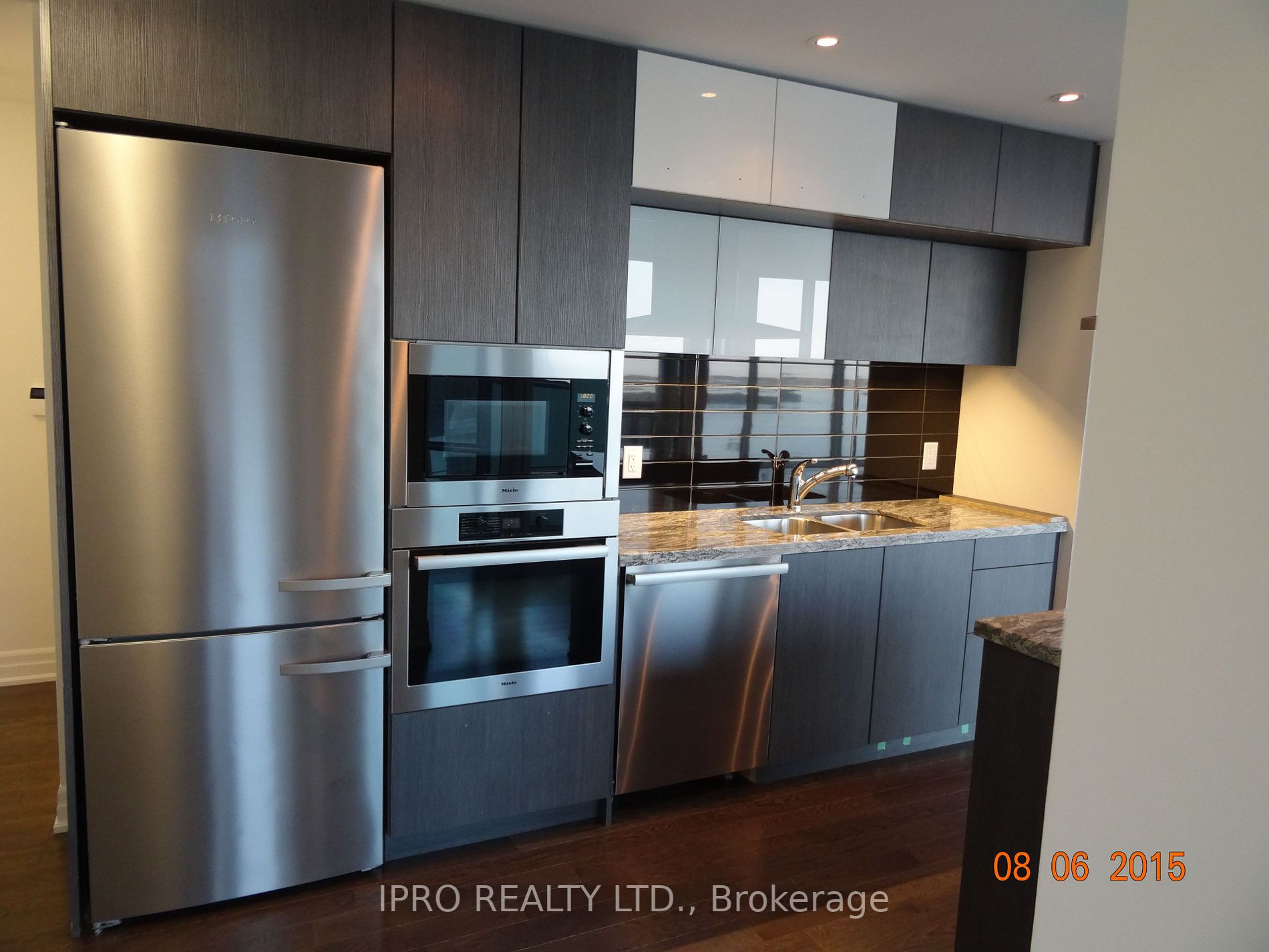 8 The Esplanade, #3711