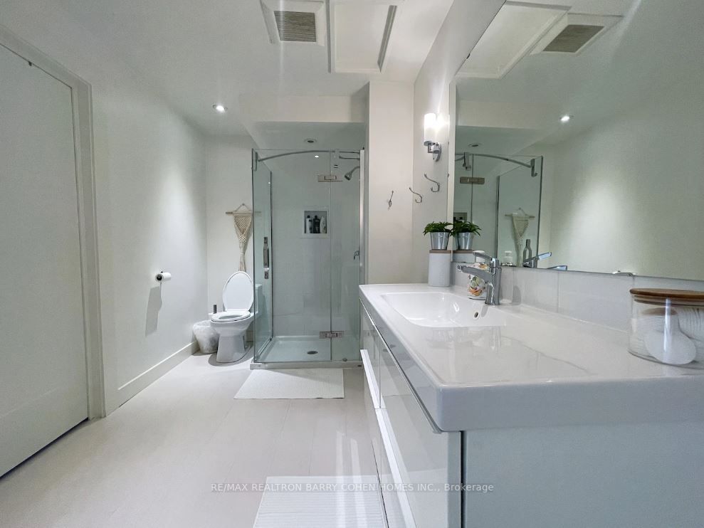 2 Valleyanna Dr