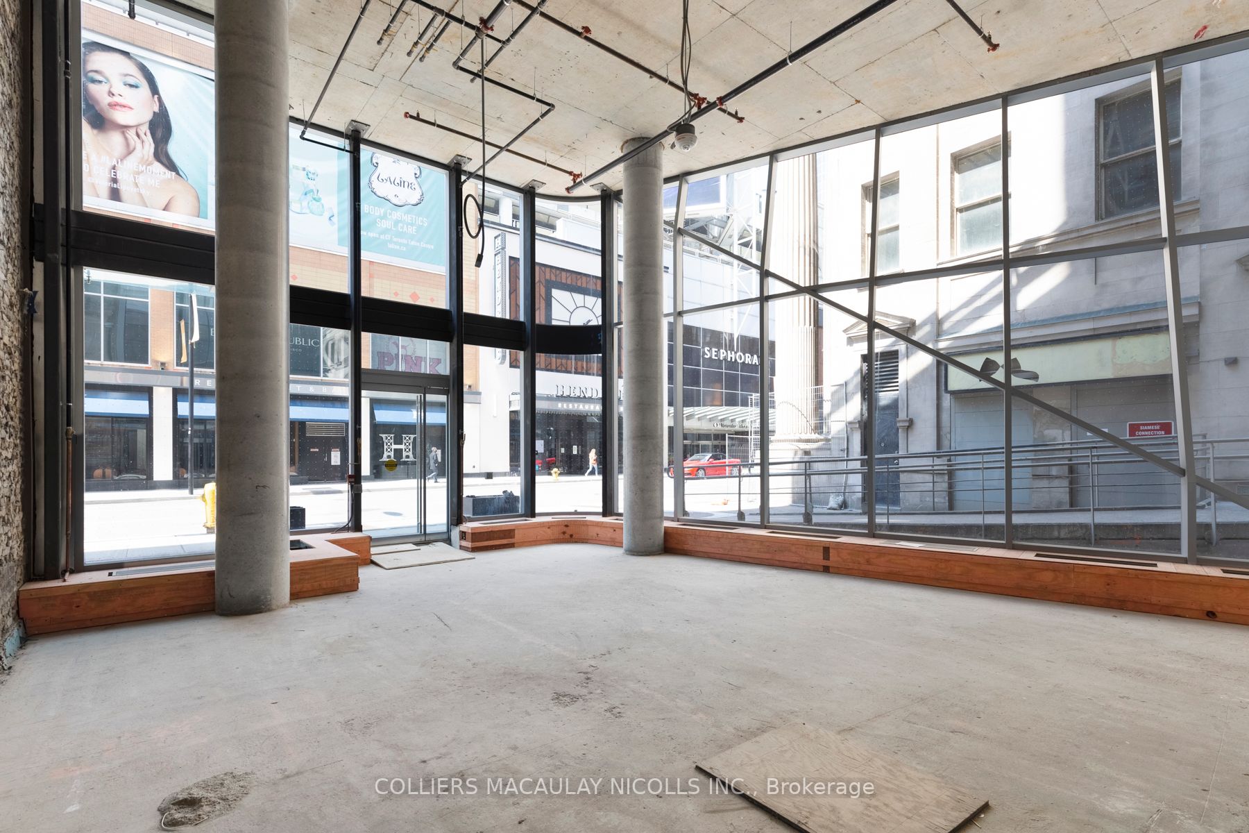 201 Yonge St