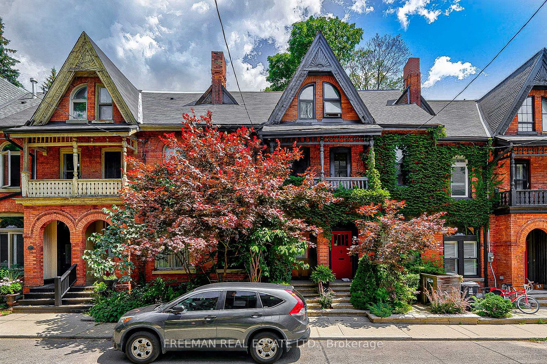 15 Laurier Ave