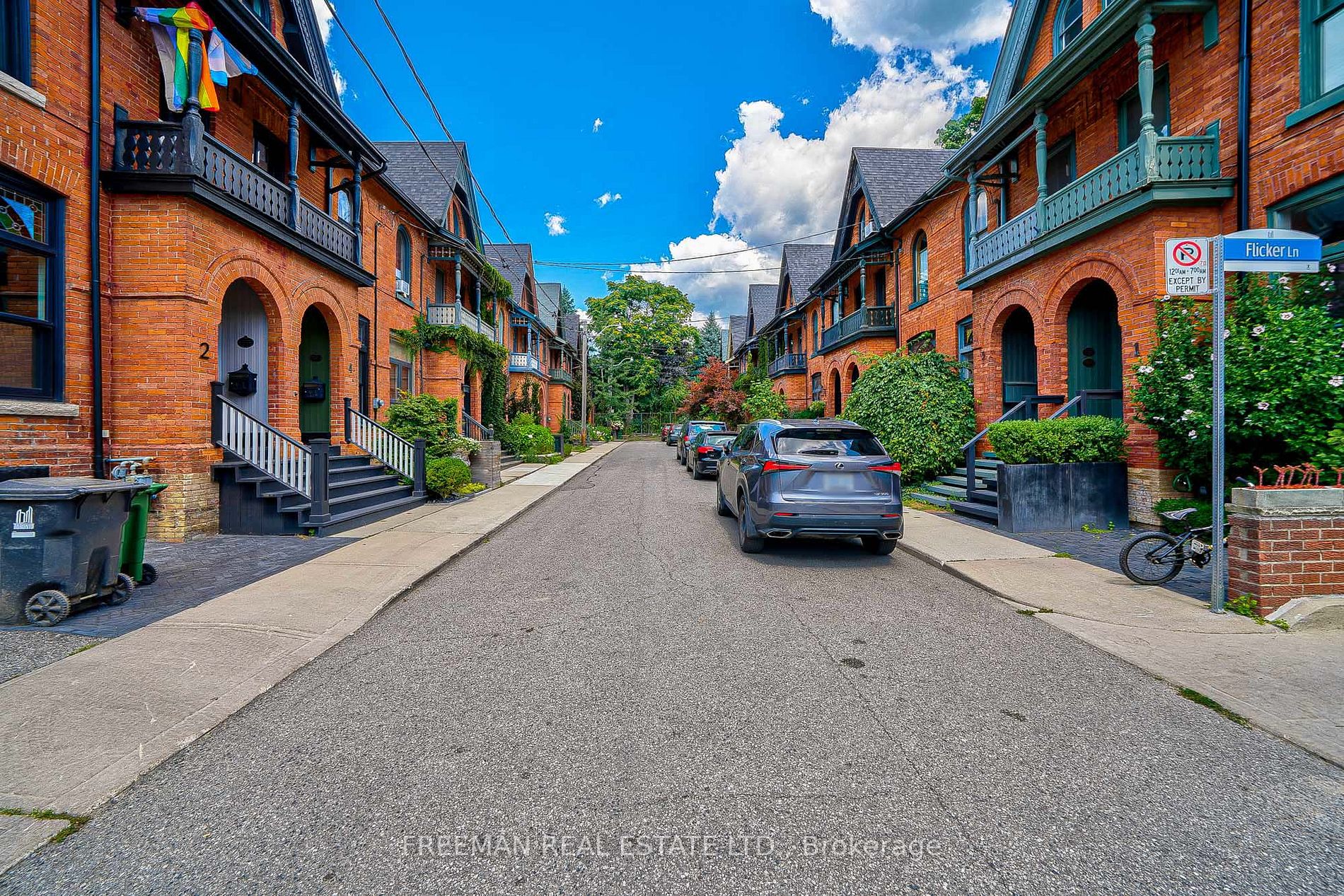 15 Laurier Ave