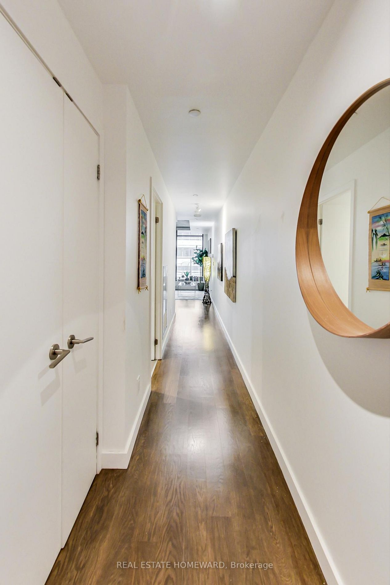 111 Bathurst St, #320