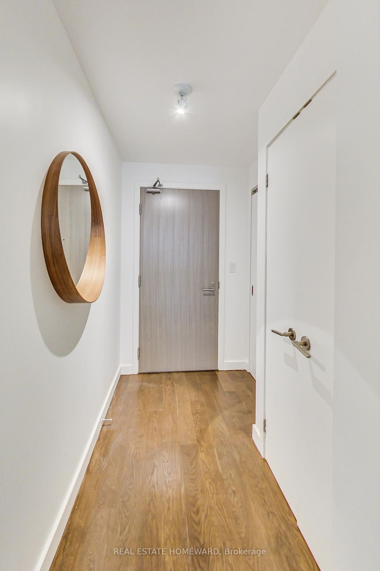 111 Bathurst St, #320