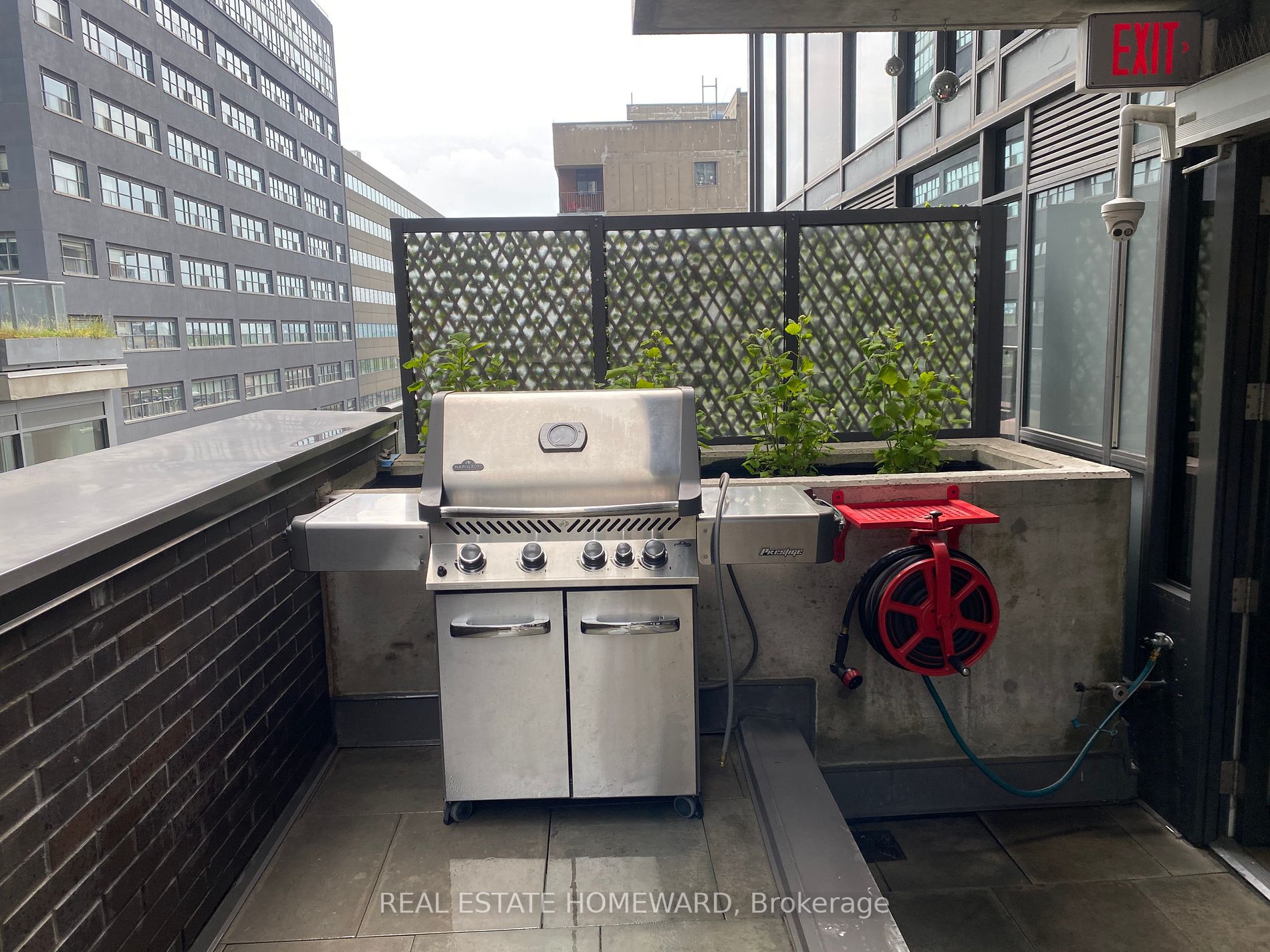 111 Bathurst St, #320