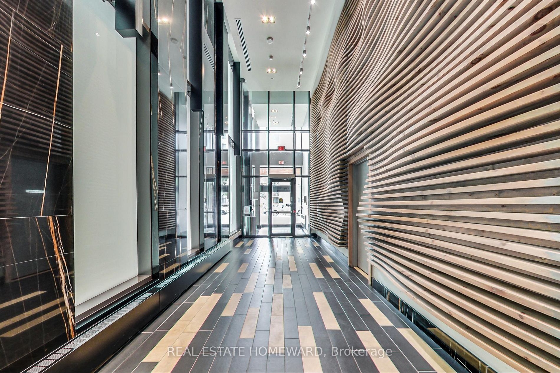 111 Bathurst St, #320