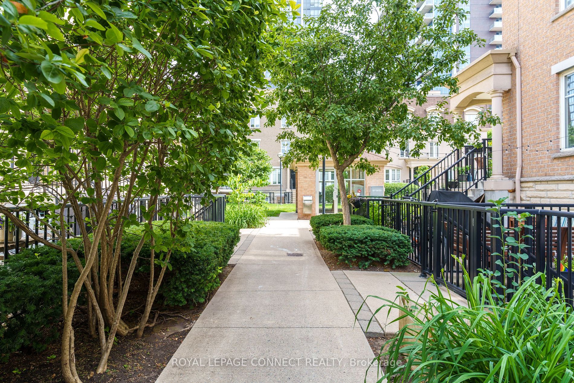 34 Western Battery Rd, #419