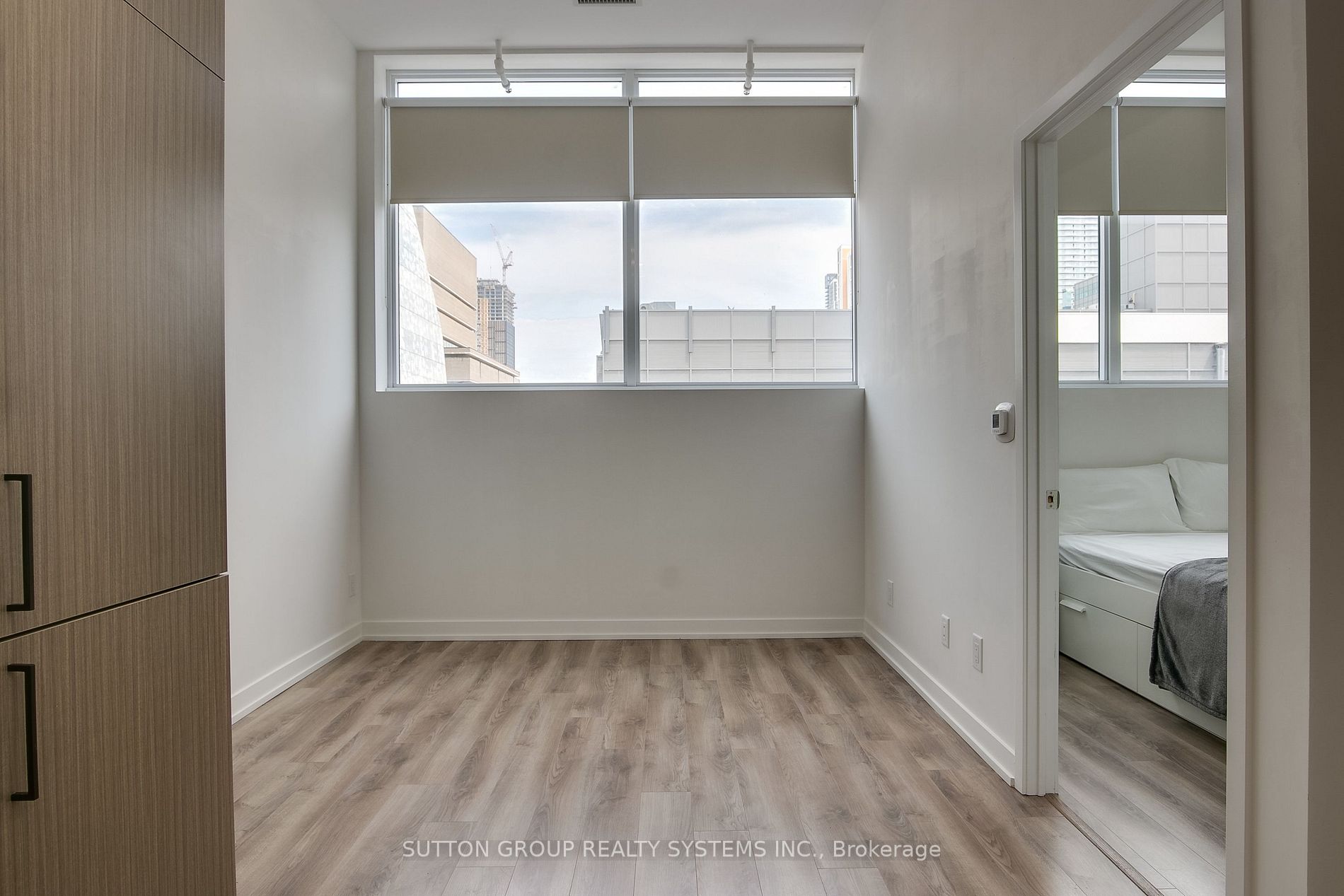 20 Edward St, #404