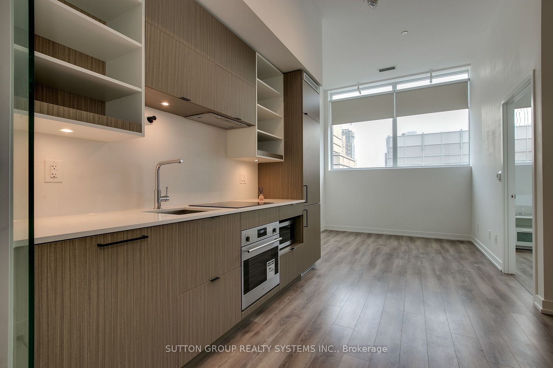 20 Edward St, #404