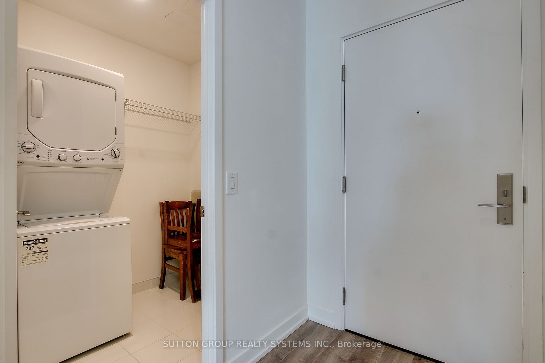 20 Edward St, #404