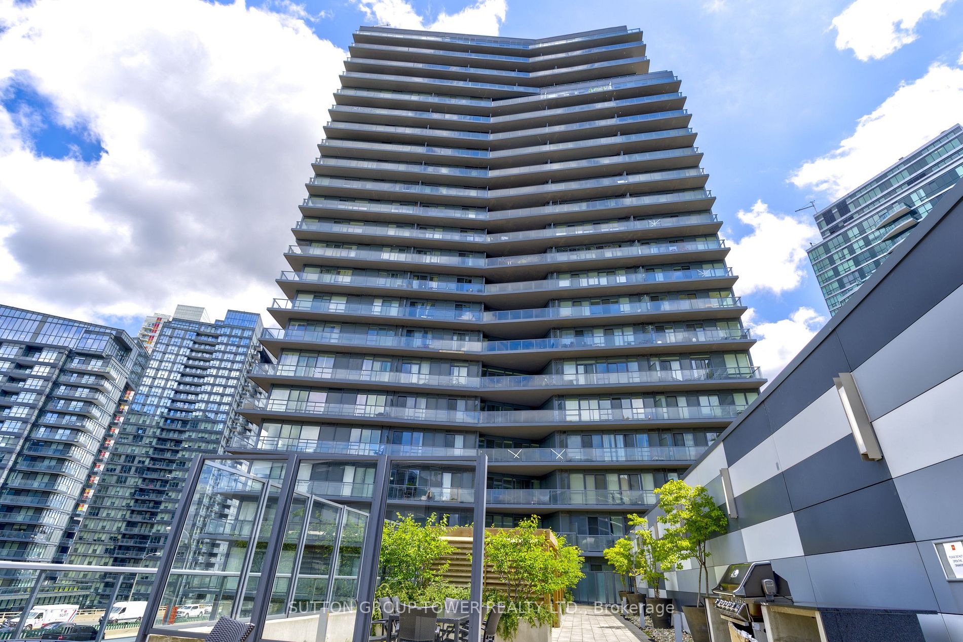 20 Bruyeres Mews, #809